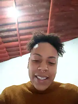Julia Pretinha online show from June 2026 12:40:01 PM