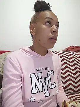 Julia Pretinha online show from June 2026 12:46:02 PM