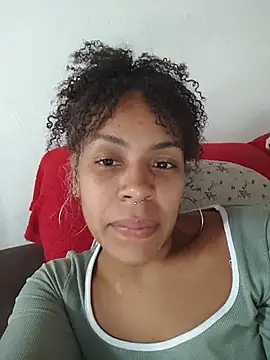 Julia Pretinha online show from June 2026 05:55:01 PM