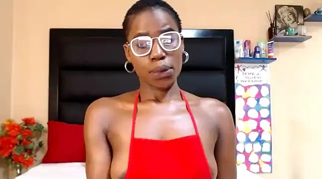 Snapshot of LongPussyLipsxx chatting on February 2025 03:00:02 AM LongPussyLipsxx online show from February 2025 03:00:02 AM