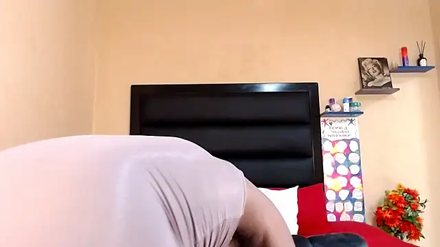 Snapshot of LongPussyLipsxx chatting on March 2025 11:19:01 AM LongPussyLipsxx online show from March 2025 11:19:01 AM