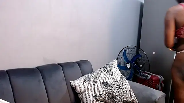 Snapshot of LongPussyLipsxx chatting on October 2025 08:30:02 PM LongPussyLipsxx online show from October 2025 08:30:02 PM