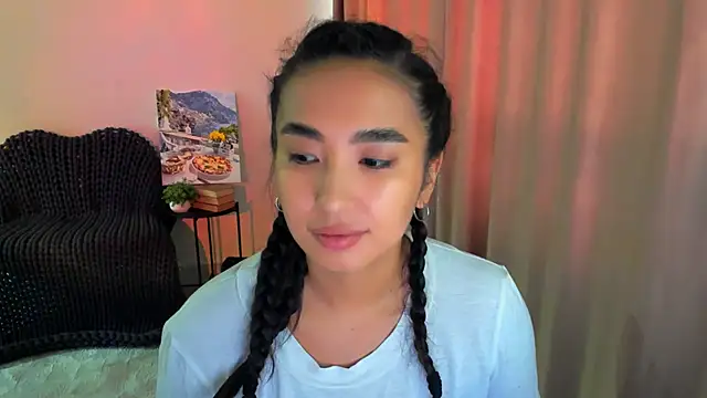 Snapshot of worldofkim chatting on March 2025 07:02:01 AM worldofkim online show from March 2025 07:02:01 AM