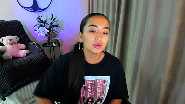 Snapshot of worldofkim chatting on October 2025 08:22:02 PM worldofkim online show from October 2025 08:22:02 PM