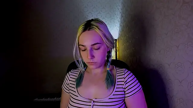 Snapshot of coraline_meow chatting on December 2024 04:23:01 PM coraline meow online show from December 2024 04:23:01 PM