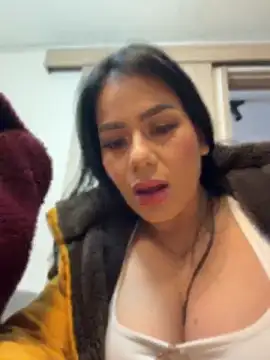 Miah gomez  online show from April 2026 01:04:01 PM