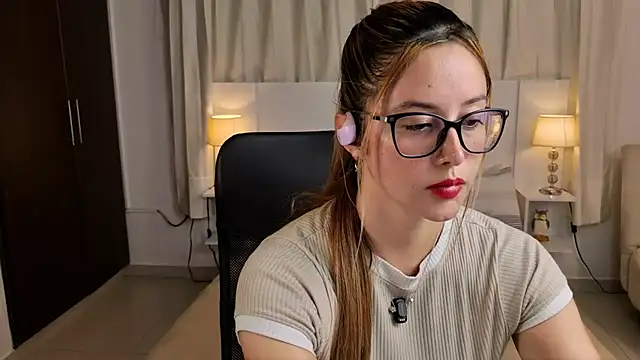 Snapshot of alliee_mod chatting on July 2026 04:49:01 AM alliee mod online show from July 2026 04:49:01 AM