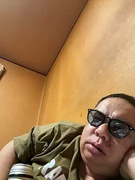 punk0805 online show from April 2026 01:15:02 PM