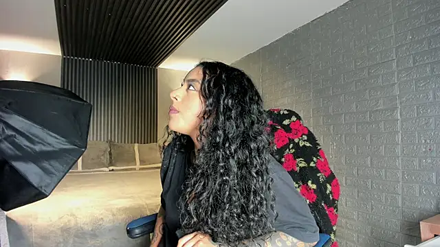 Snapshot of magic_marg chatting on November 2025 07:50:02 PM magic marg online show from November 2025 07:50:02 PM