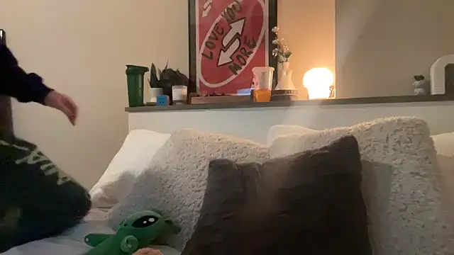 younghungginger online show from December 2024 01:29:01 AM