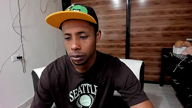 AlejoKhalifa  online show from February 2025 01:56:01 AM