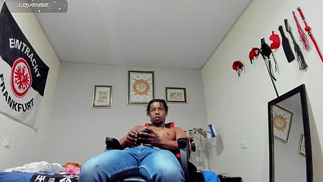 AlejoKhalifa  online show from November 2025 10:31:02 PM