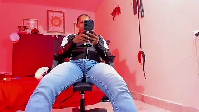 Snapshot of AlejoKhalifa_ chatting on February 2026 11:53:02 AM AlejoKhalifa online show from February 2026 11:53:02 AM