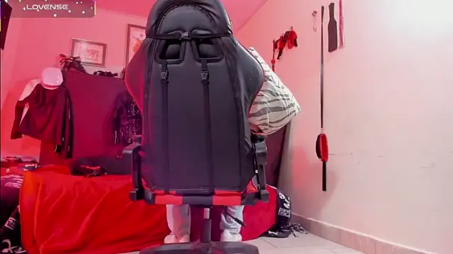 Snapshot of AlejoKhalifa_ chatting on March 2026 11:33:01 PM AlejoKhalifa online show from March 2026 11:33:01 PM