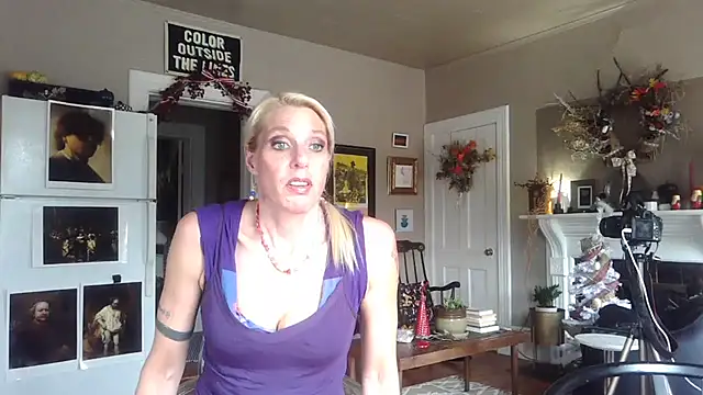 Glamazonx online show from November 2025 06:30:02 PM