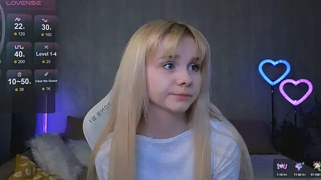 Britney Lynch online show from March 2025 07:49:02 PM