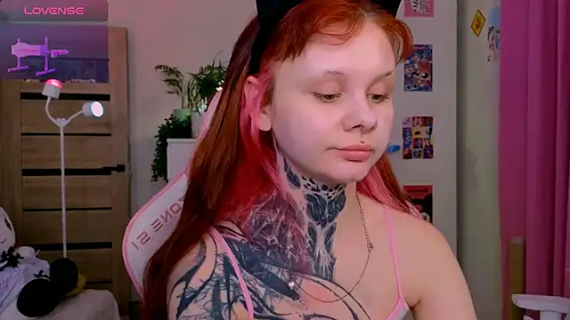 Britney Lynch online show from November 2025 11:03:01 PM