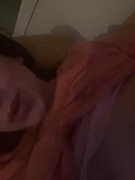 Snapshot of lylyacachonda chatting on February 2026 01:04:01 AM lylyacachonda online show from February 2026 01:04:01 AM