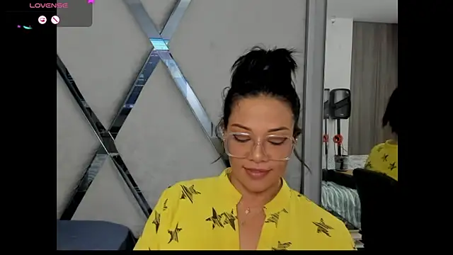 paula daniela1 online show from December 2024 08:33:02 PM