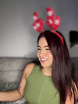 Snapshot of Zarah_Blare chatting on December 2024 04:55:01 AM Zarah Blare online show from December 2024 04:55:01 AM