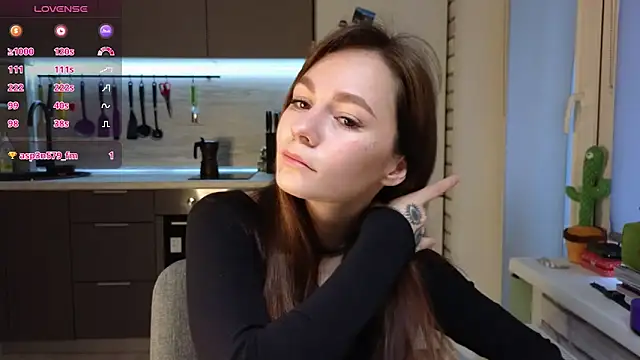 girl with snaketatto0 online show from March 2025 03:54:02 AM