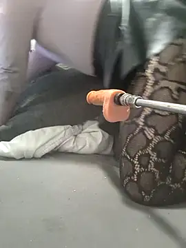 Snapshot of aprilexx chatting on October 2025 12:36:02 PM aprilexx online show from October 2025 12:36:02 PM