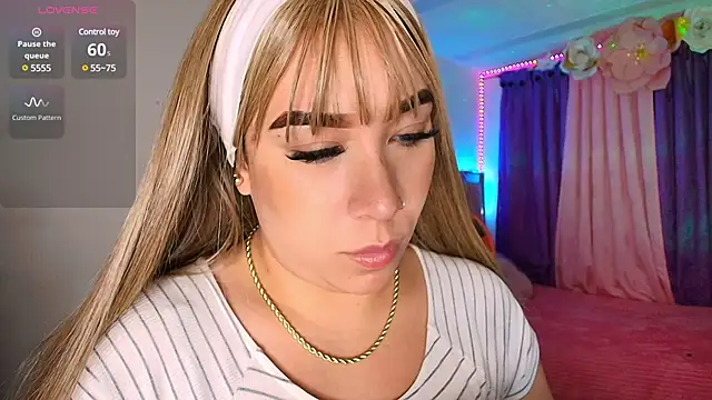 Snapshot of leahtemptation3 chatting on February 2025 04:53:01 AM leahtemptation3 online show from February 2025 04:53:01 AM