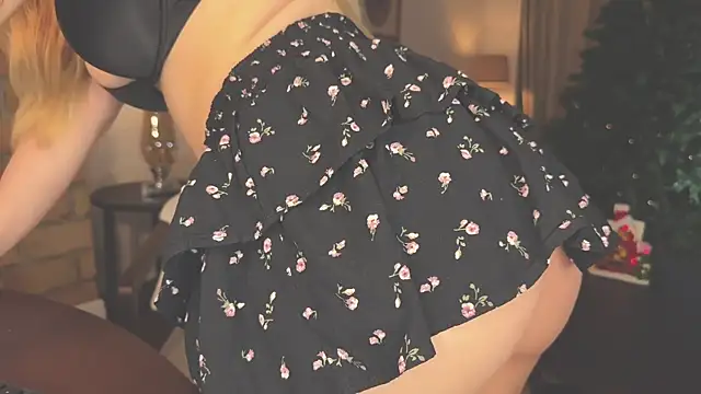 hotexclusive  online show from December 2024 04:34:01 AM