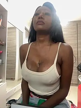 Snapshot of SUUKAM chatting on November 2025 01:36:01 AM SUUKAM online show from November 2025 01:36:01 AM