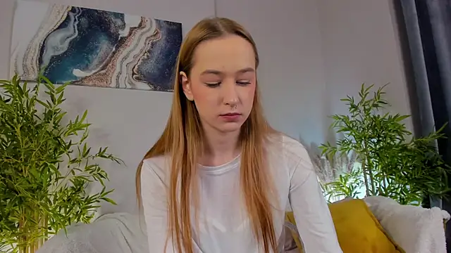 Snapshot of Sweett_Monica chatting on November 2025 01:14:02 AM Sweett Monica online show from November 2025 01:14:02 AM