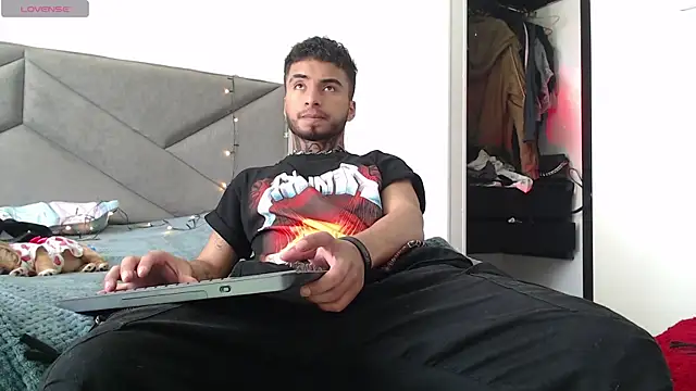 JuanCamiilo 66 online show from March 2025 07:40:01 PM