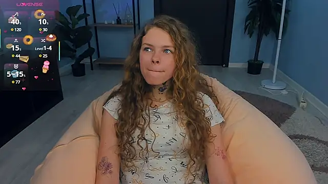 RayaNenlia online show from March 2025 11:19:01 AM