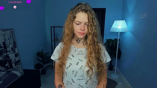 RayaNenlia online show from October 2025 05:08:01 AM