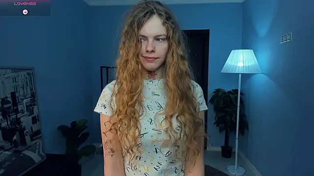 Snapshot of RayaNenlia chatting on February 2026 05:11:01 AM RayaNenlia online show from February 2026 05:11:01 AM