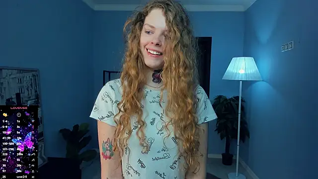 Snapshot of RayaNenlia chatting on February 2026 05:15:01 AM RayaNenlia online show from February 2026 05:15:01 AM