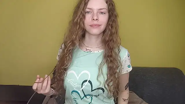 Snapshot of RayaNenlia chatting on February 2026 05:50:01 AM RayaNenlia online show from February 2026 05:50:01 AM