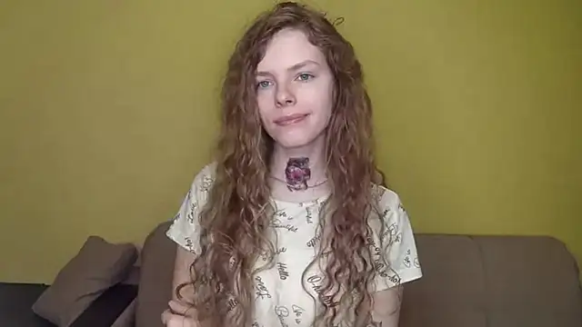 Snapshot of RayaNenlia chatting on March 2026 05:19:01 AM RayaNenlia online show from March 2026 05:19:01 AM