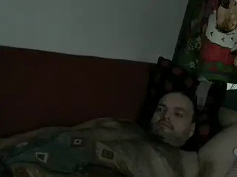 Snapshot of caressonnous chatting on December 2024 04:34:01 PM caressonnous online show from December 2024 04:34:01 PM