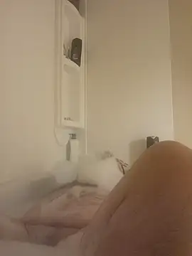 Snapshot of caressonnous chatting on December 2024 11:18:02 AM caressonnous online show from December 2024 11:18:02 AM