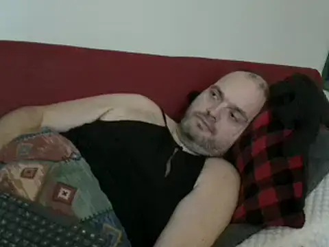 Snapshot of caressonnous chatting on December 2024 05:31:01 PM caressonnous online show from December 2024 05:31:01 PM