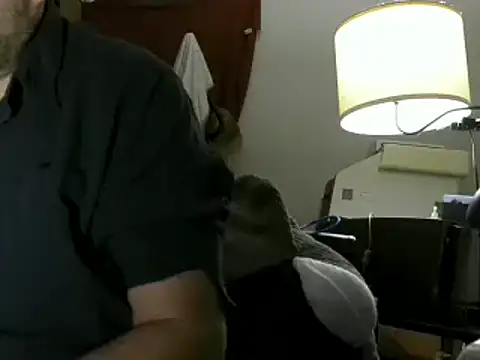 Snapshot of caressonnous chatting on December 2024 10:06:01 PM caressonnous online show from December 2024 10:06:01 PM