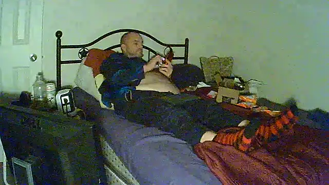 Snapshot of caressonnous chatting on December 2024 10:45:01 PM caressonnous online show from December 2024 10:45:01 PM