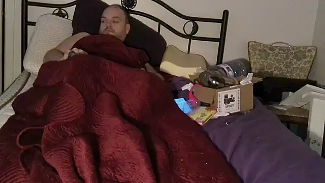 Snapshot of caressonnous chatting on January 2025 03:57:01 PM caressonnous online show from January 2025 03:57:01 PM