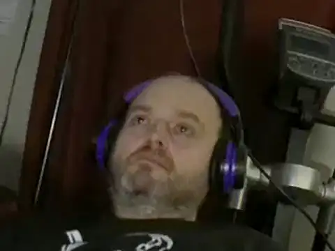 Snapshot of caressonnous chatting on January 2025 12:25:01 AM caressonnous online show from January 2025 12:25:01 AM