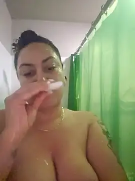Snapshot of honeeyyy_pot chatting on December 2024 07:58:02 AM honeeyyy pot online show from December 2024 07:58:02 AM