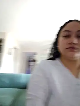 Snapshot of honeeyyy_pot chatting on September 2025 05:01:02 PM honeeyyy pot online show from September 2025 05:01:02 PM