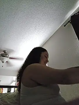 Snapshot of honeeyyy_pot chatting on November 2025 09:28:01 PM honeeyyy pot online show from November 2025 09:28:01 PM