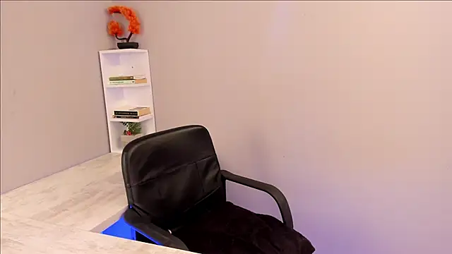 bulma bambina  online show from November 2025 12:16:02 AM