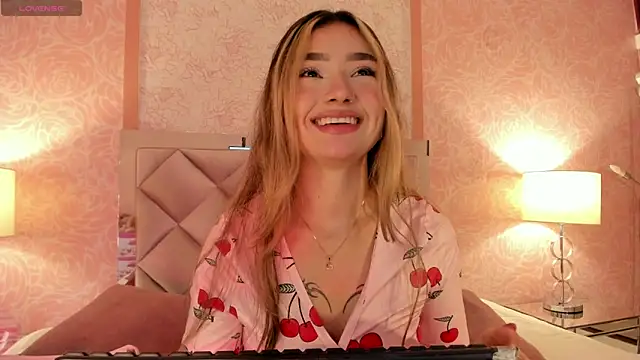 Snapshot of Arianavillada chatting on November 2025 03:23:02 AM Arianavillada online show from November 2025 03:23:02 AM