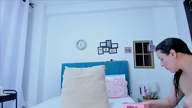 kamila lopez online show from February 2026 08:41:02 PM